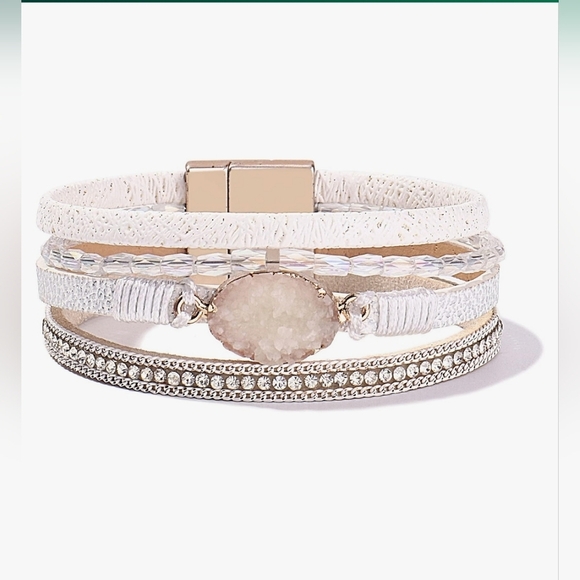 1 LEFT! White Faux Druzy Faux Leather Magnetic Multi-layered Bracelet - Picture 1 of 7